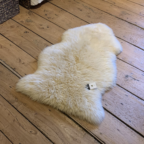 Winter White sheepskin rug