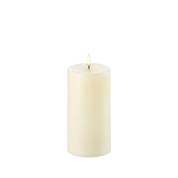 Uyuni Ivory LED pillar candle 7.8x15cm